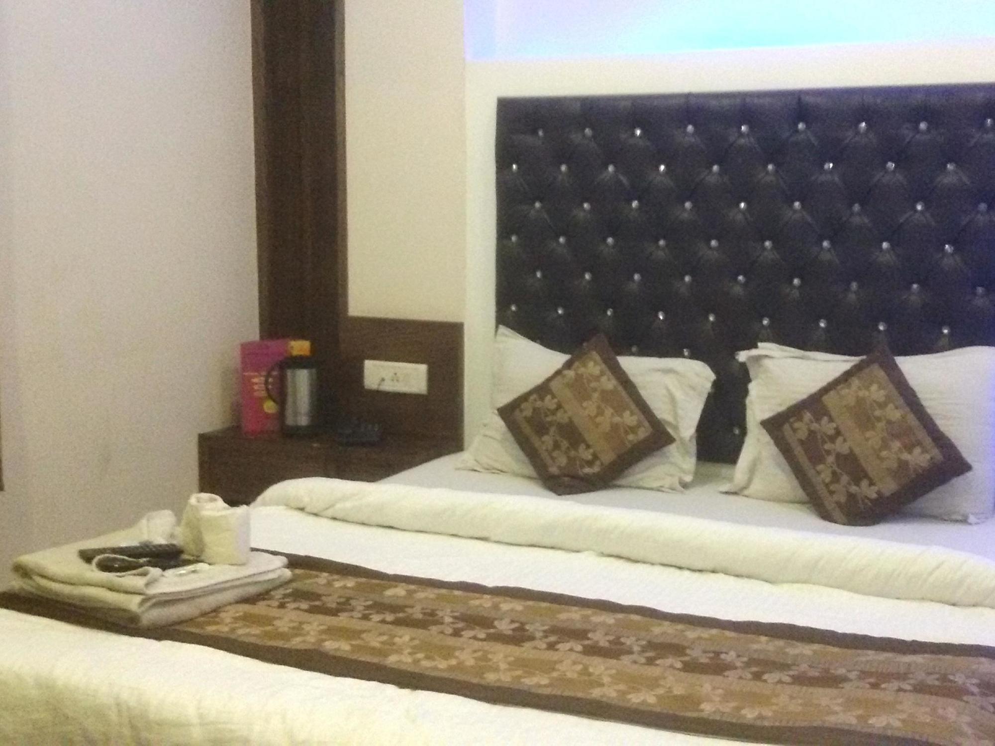 Hotel Saffron Inn New Delhi Eksteriør bilde