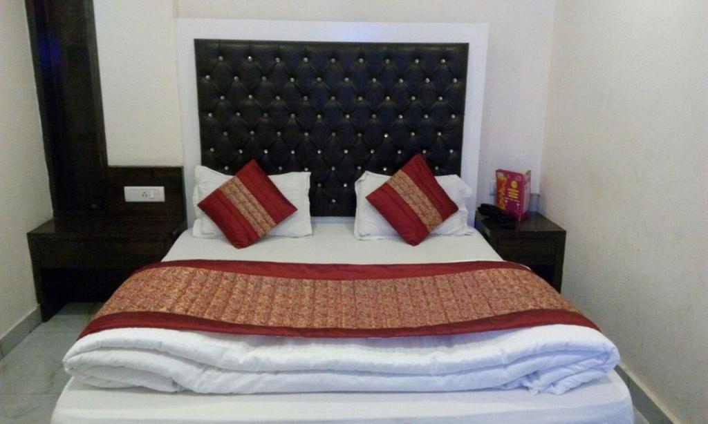Hotel Saffron Inn New Delhi Eksteriør bilde