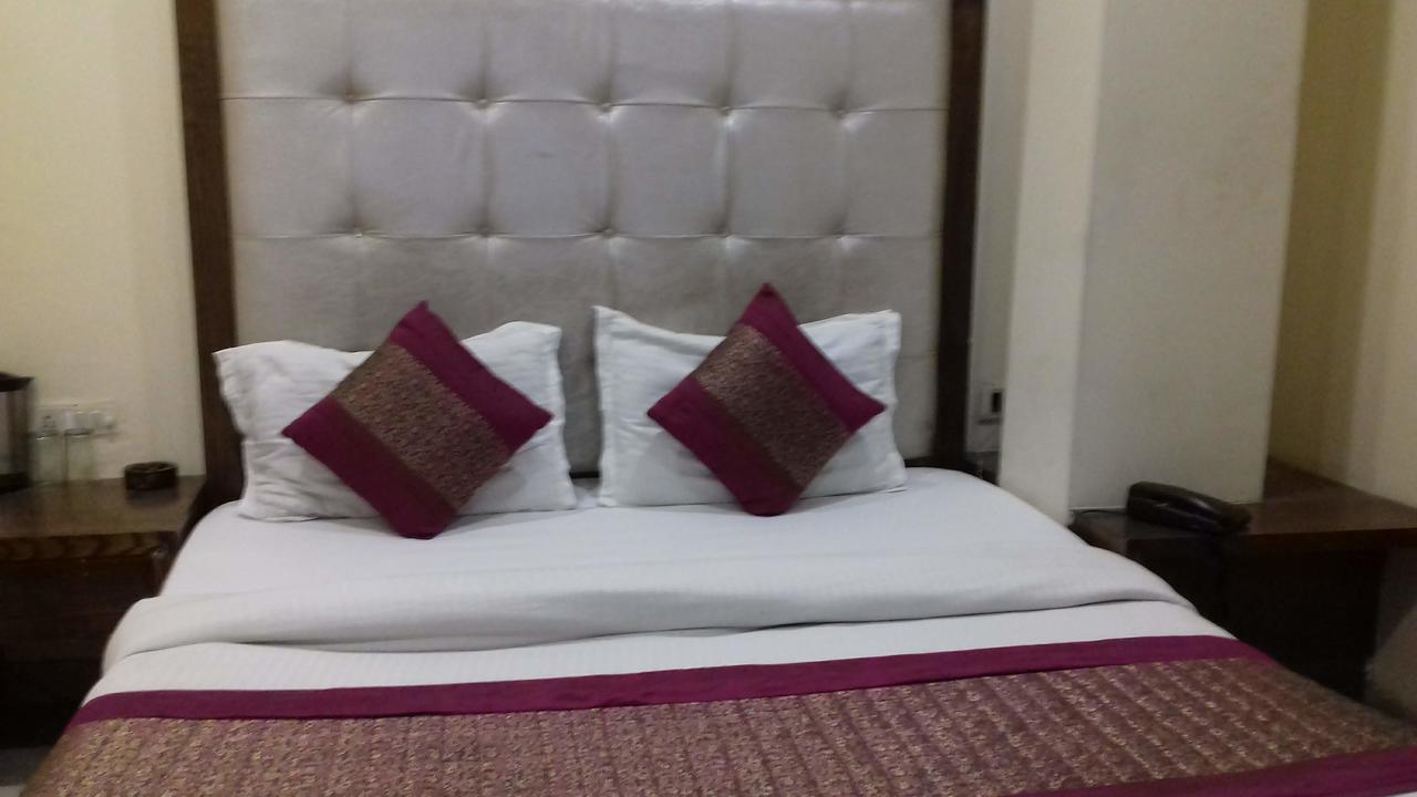 Hotel Saffron Inn New Delhi Eksteriør bilde