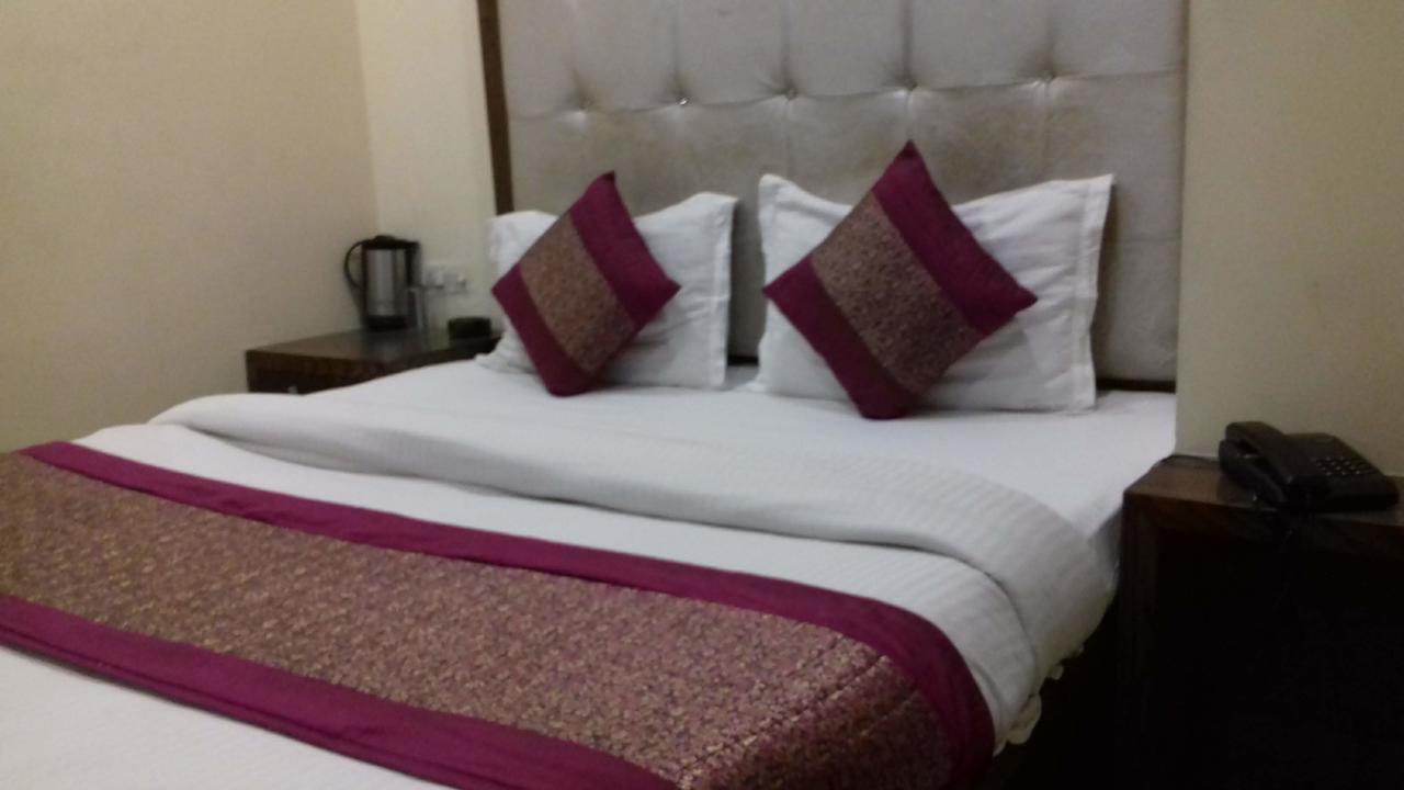 Hotel Saffron Inn New Delhi Eksteriør bilde