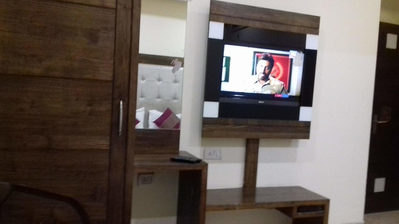Hotel Saffron Inn New Delhi Eksteriør bilde